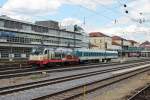 Rangierfahrt am 24.06.2014 von Alex 183 001  175 Jahre Deutsche Eisenbahn  mit zwei Wagen in Regensburg Hbf.
