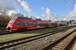 442 337-2 wird am 6.11.2017 als S1 nach Warnemünde im Rostocker Hauptbahnhof bereitgestellt.