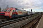 101 064-4 verlässt am 27.10.2019 mit dem IC2212 von Koblenz Hauptbahnhof nach Ostseebad Binz den Rostocker Hauptbahnhof.