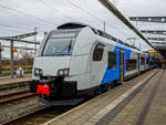 ET 4746 304 der ODEG als RE 9 nach Sassnitz in Rostock Hbf, 17.03.2020.