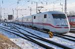 401 554-1 fährt am 31.01.2021 als ICE737 von Stralsund Hauptbahnhof nach Köln Hauptbahnhof aus dem Rostocker Hauptbahnhof aus.