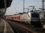 In letzter Zeit besucht uns hufiger der Stier. Am 27.03.2011 war sogar der Porsche 182 004-2 zu Gast am Warnemnde Express. Hier im Centralbahnhof Rostock bei der Bereitstellung aus dem Bw Dalwitzhof