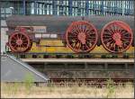 Dampflokfahrgestell vor Güterwagen -     Hauptbahnhof Saarbrücken, 28.05.2011 ()