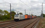 Die von Metrans bei Railpool gemietete 186 432 schleppte am 26.09.19 einen Containerzug durch Saarmund Richtung Potsdam.