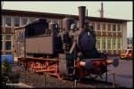 Die einstige Denkmallok 98886 vor dem HBF Schweinfurt von vorn gesehen am 5.6.1991.