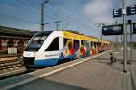 VT 706 der ehemaligen Mecklenburgbahn ( OLA ) im  Sommer 2007 am Bahnsteig 4b des Schweriner Hauptbahnhof nach Parchim