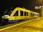 VT 703 der OLA Schwerin in den Abendstunden im Bahnhof von Schwerin am 22.11.2011