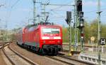 120 201-9 schiebt den RE 1 (RE 4311) von Hamburg Hbf nach Rostock Hbf bei der Ausfahrt aus Schwerin Hbf am 04.05.2013