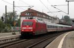 101 120-4 (im Sandwich-Betrieb mit der 101 008-1) mit IC 2086 von Hamburg Hbf nach Stralsund Hbf in Schwerin Hbf am 21.05.2013