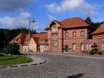 Bahnhofsgebude Heringsdorf/Usedom;   hervorragend restauriertes Bahnhofsgebude, derzeit genutzt durch die UBB (Usedomer Bderbahn); Aussenansicht 1 am 13.09.2007