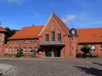 Bahnhofsgebude Heringsdorf/Usedom;   hervorragend restauriertes Bahnhofsgebude, derzeit genutzt durch die UBB (Usedomer Bderbahn); Aussenansicht 2 am 13.09.2007