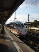 Bahnhof Siegburg/Bonn, Gleis 6: Einfahrt des ICE 603 von Dortmund nach Basel am 27.