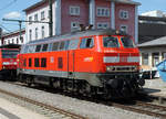 Bahnhofimpressionen vom Bahnhof Singen-Hohentwiel verewigt am 1. August 2019.
Oldtimer Diesellokomotiven in Singen.
Ab Singen setzte die 218 409-1 die Fahrt alleine fort.
Foto: Walter Ruetsch