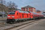 DB BR 245 006 mit IRE Friedrichshafen Stadt - Basel Badischer Bahnhof in Singen am 27.