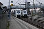 Zwei 463 treffen in Sinsheim aufeinander. Links ist der aus Eppingen kommende 463 560-3 nach Heidelberg zusehen und der rechte ist der 463 530-6 der hier endete. Sinsheim 9.3.2021