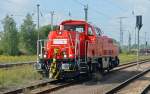 Am 25.08.11 rangierte 261 044 in Stendal, fotografiert vom Bahnsteig aus.