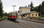 Das  Fischstäbchen  187 011 beim Rangieren als P8952 (Eisfelder Talmühle - Quedlinburg) im Bahnhof Stiege.