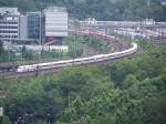 Ein ICE 1 fhrt am 27.Juni 2007 in den Bahnhof Stuttgart HBF ein.