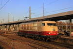 Am 23.11.2014 rangiert 103 235 im Stuttgarter Hbf.