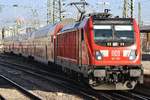 147 005 stellt am 16.11.2018 den RE19506 nach Heidelberg Hauptbahnhof im Stuttgarter Hauptbahnhof bereit.