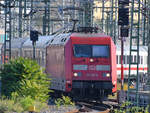 Die Elektrolokomotive 101 118-8 mit einem IC Mitte September 2019 während der Ankunft am Hauptbahnhof Stuttgart.