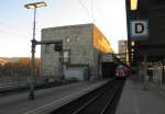 Gleis 17 und 16, mit dem RE 19923 nach Nrnberg Hbf, in Stuttgart Hbf; 16.01.2011