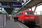 111 076 mit RE 19447 am 10.05.2013 auf Gleis 16 im Stuttgarter Hbf.