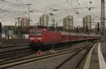 143201 fährt am 11.2.2014 um 12.40 Uhr mit einem Regionalzug in den Hauptbahnhof Stuttgart ein.