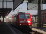 146 220 Fährt mit RE in Stuttgart Hbf ein.