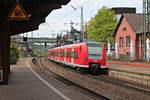 Nachschuss auf 425 127-8, als dieser am 12.04.2017 den Bahnhof von Völklingen als RB70 (Kaiserslautern Hbf - Merzig (Saar)) gen Dillingen verlässt.