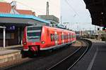 Zwischenhalt am 12.04.2017 von 425 132-8  Homburg  als RB71 (Homburg (Saar) HBf - Merzig (Saar)) im Völklinger Bahnhof und wird kurze Zeit später seine Fahrt gen Norden fortführen.