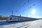 IC2-Zug 2858 ist hier im Februar 2021 bei der Abfahrt vom Hauptbahnhof in Wanne-Eickel zu sehen.