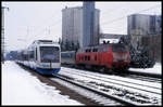 Eine neuer BOB Integral, ohne Individual Nummer, kam am 13.2.1999 bei einer Testfahrt bis in den Bahnhof Warburg. Beim dortigen Wenden traf er die DB 218122, die mit ihrem RB Richtung Brilon Wald auf die Abfahrt wartete.