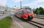 442 358-8 fährt am 02.06.2021 als S2 (S 33427) nach Güstrow aus Warnemünde aus.