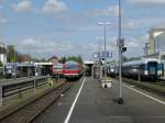 Bahnhof Weiden am 30.4.2008: Auf Gleis 1 (rechts im Bild) steht ein Alex, auf Gleis 2 eine Vogtlandbahn, auf Gleis 3 ein 614, auf Gleis 4 ein 628 und auf Gleis 5 ist eine weitere Vogtlandbahn zu