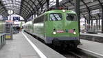 GfF 110 292-0 mit REWE-Supermarktzug in Wiesbaden Hbf auf Gleis 5.