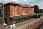 Bahnsteigseite -     Das Bahnhofsgebäude von Winnenden.