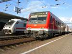 Begegnung zwischen einem IC nach Berlin Ostbahnhof und einer RB nach Braunschweig Hbf im Wolfsburger Hbf am 06.04.08 um 17:19.