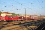 Zwei 3-teilige Modus-Garnituren mit jeweils einer 111er stehen am 03.Oktober 2014 abgestellt im Wrzburger Hbf.