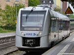 Ende April 2022 war der Dieseltriebzug VT 12 12 09 beim Halt in Wuppertal-Barmen zu sehen.