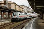 147 574-8 DB mit IC2 in Wuppertal Hbf, Oktober 2022.