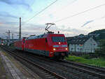 Zum späten Abend fuhr dieser Lokzug bestehend aus 101 095-8 und 101 111-3 durch Wuppertal-Unterbarmen.