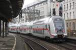 IC2 Dostos mit IC2044 in Wuppertal Hbf, am 12.12.2016.