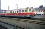 ČSD M 262.012, der jahrzehntelang den Koridorzug Liberec-Varnsdorf bedient hat und heute wenig fotogen im Museumsdepot Chomutov hinterstellt ist, im Juli 2002 im Bahnhof Zittau