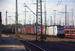 186 455-2 von Lineas/Railpool steht in Aachen-West mit einem Containerzug.