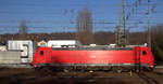 185 227-6 DB  rangiert in Aachen-West.
Aufgenommen vom Bahnsteig in Aachen-West.
Bei Sonne am Nachmittag vom 5.2.2020.