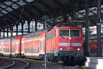 111 129 mit der RE10414 von Dortmund bei der Einfahrt in Aachen Hbf, 9.10.10