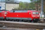 E-Lok 120 206-8 wartet auf Abstellgleis des Aachener Hauptbahnhofes auf Einsatz (RE 9) (11. April 2011).