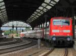 111 117 steht am 15.09.2012 auf Gleis 3 des Aachener Hbf hinter dem RE4 um ihn kurze Zeit spter von hier nach Dortmund zu schieben.