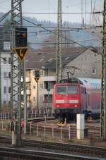 Hier steht 111 016 mit beiden Stromabnehmern aufgebügelt am 13.1.14 in Aachen Hbf abgestellt.